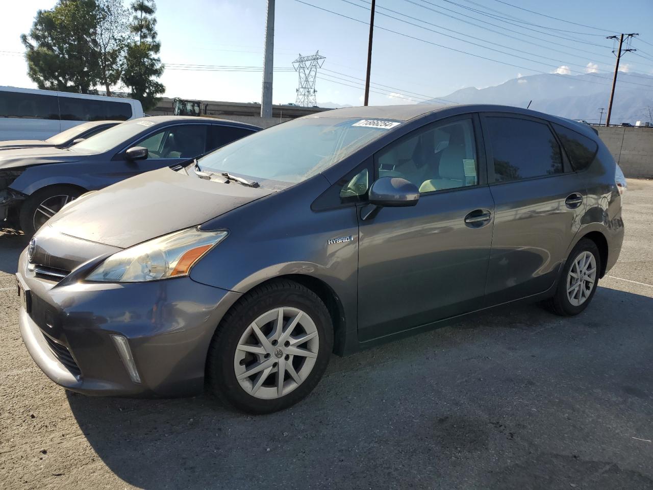 TOYOTA PRIUS V 2014