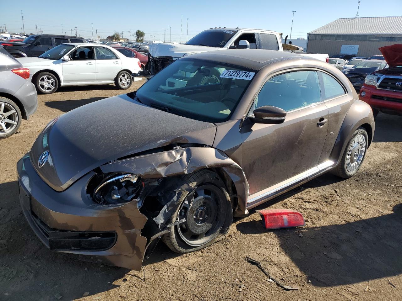 VOLKSWAGEN BEETLE 1.8 2015