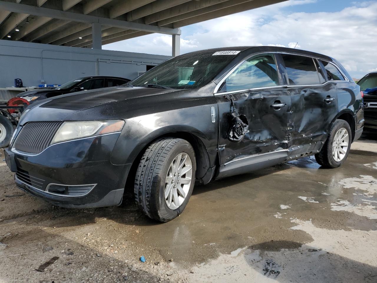 LINCOLN MKT 2014