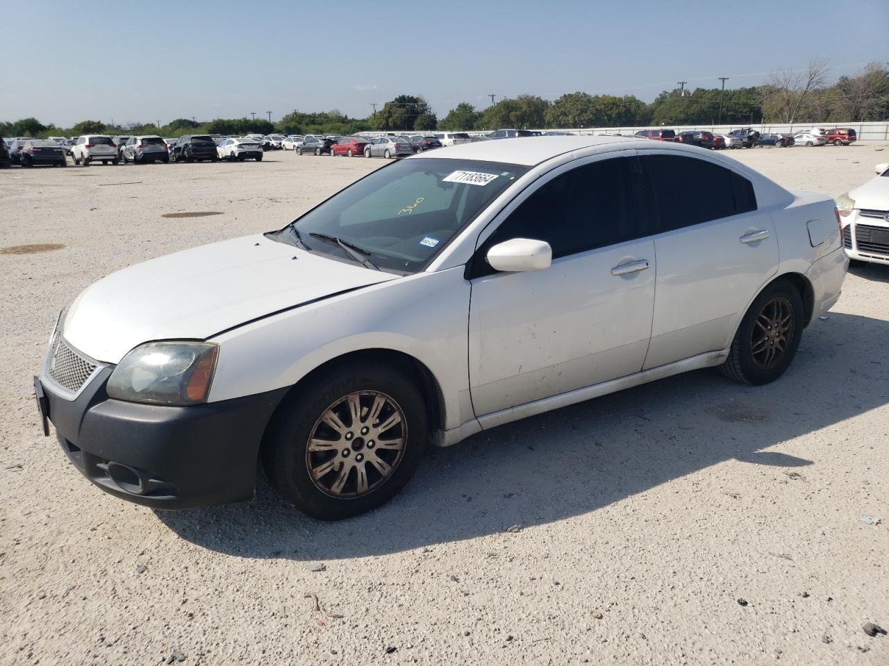 MITSUBISHI GALANT FE 2011