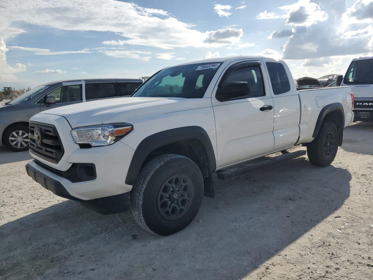 TOYOTA Tacoma Acc 2019