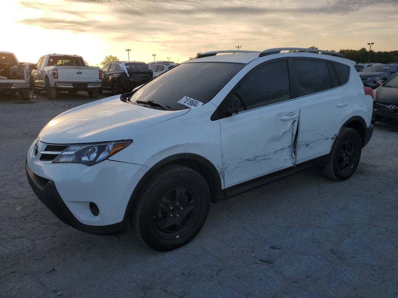 TOYOTA RAV4 LE 2014