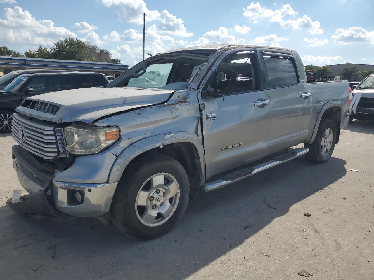 TOYOTA TUNDRA CRE 2017