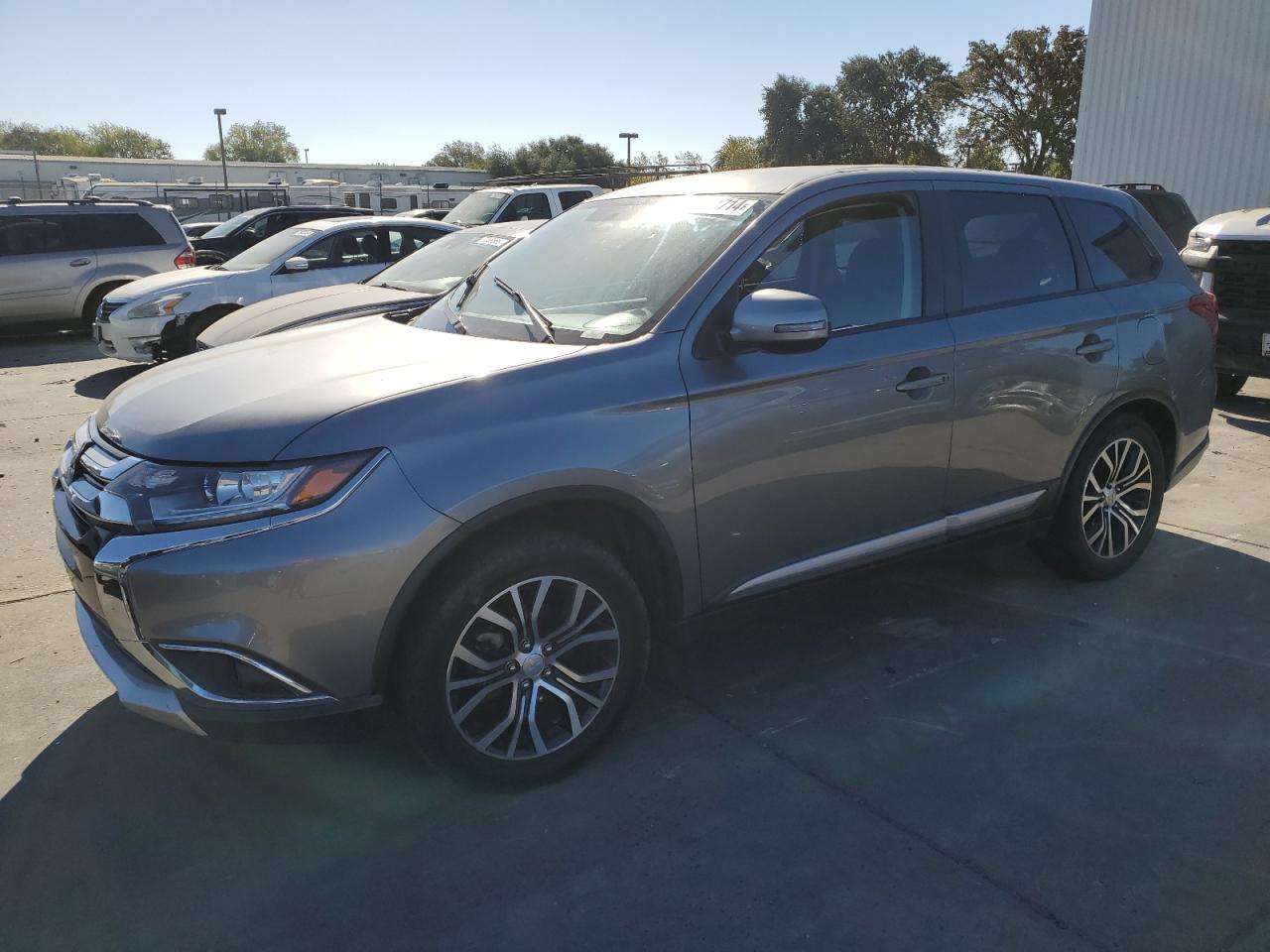 MITSUBISHI OUTLANDER 2018