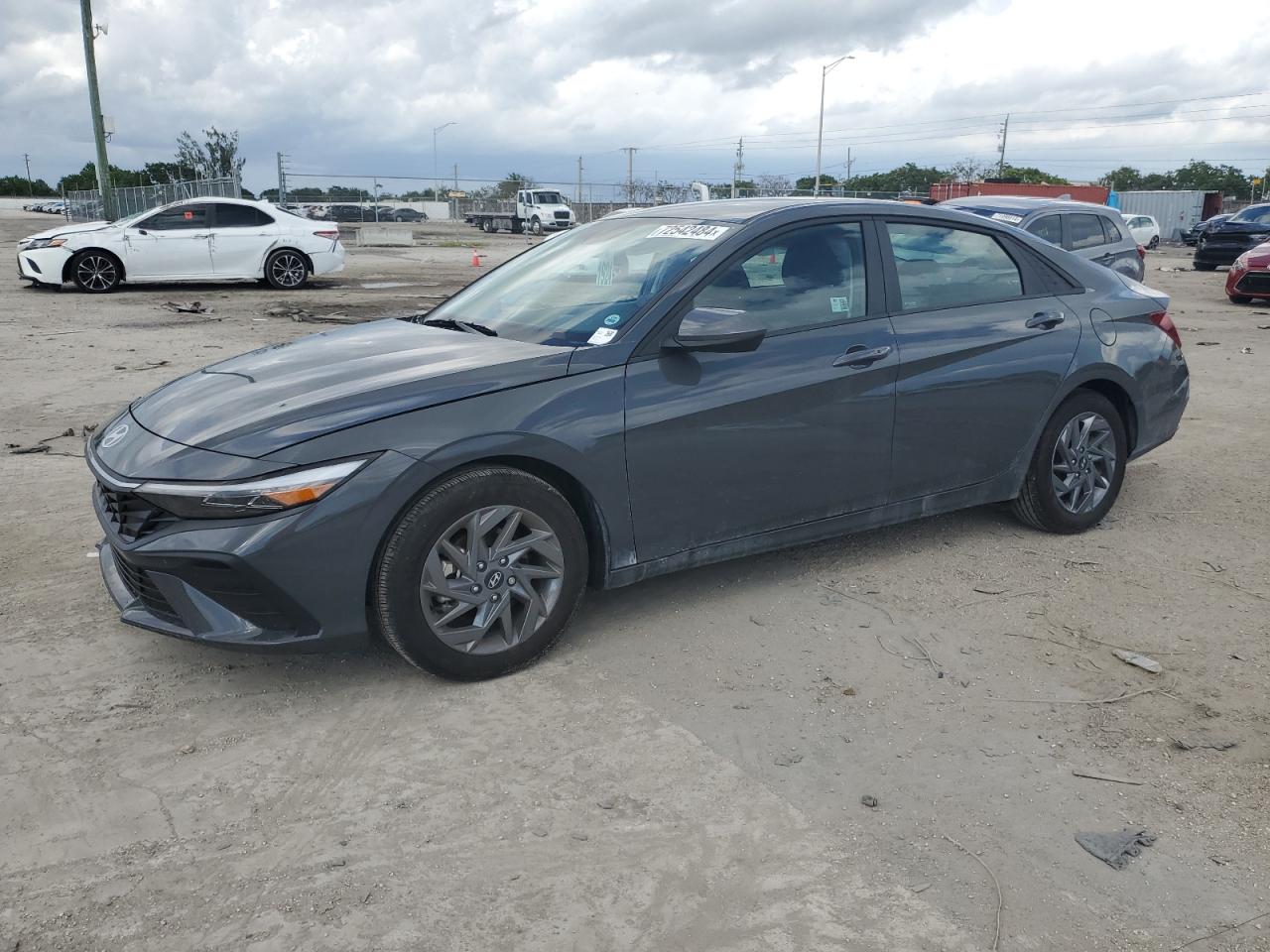 HYUNDAI ELANTRA 2024