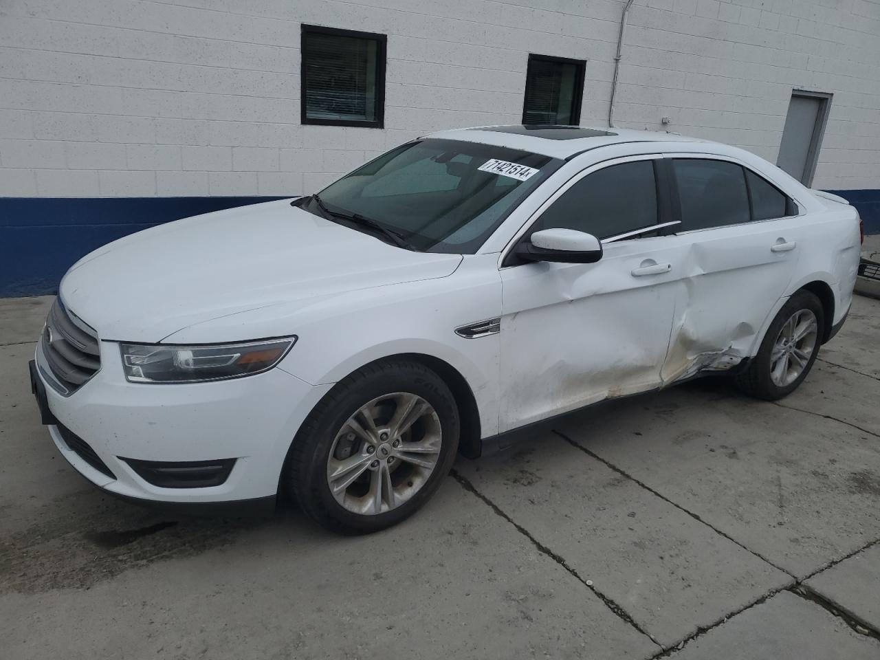 FORD TAURUS SEL 2015