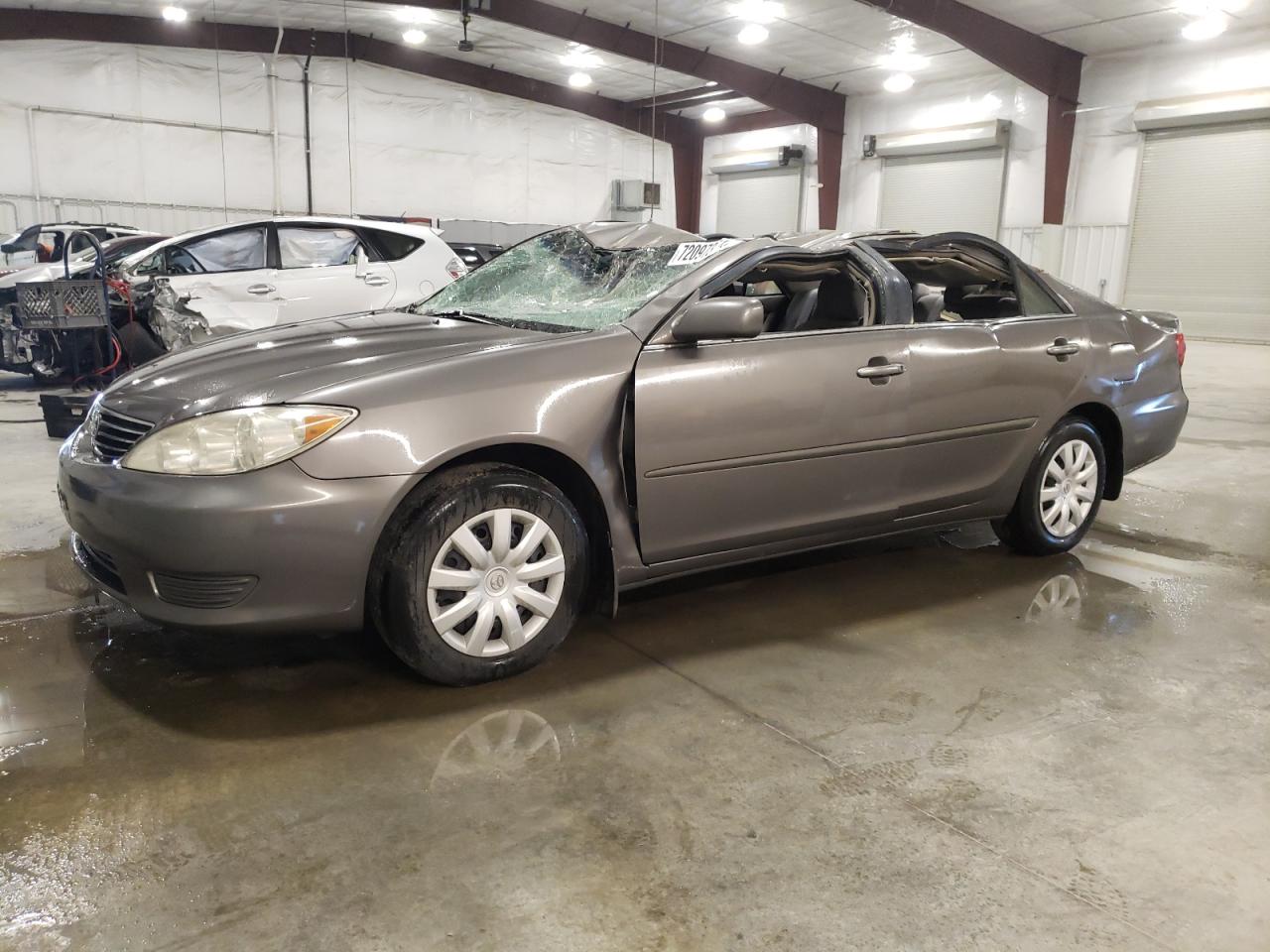 TOYOTA Camry Le 2005