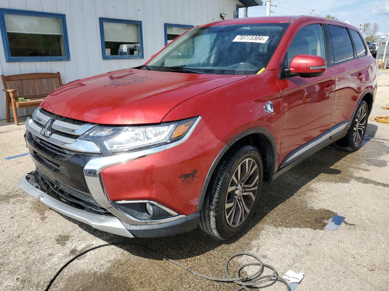MITSUBISHI OUTLANDER 2017