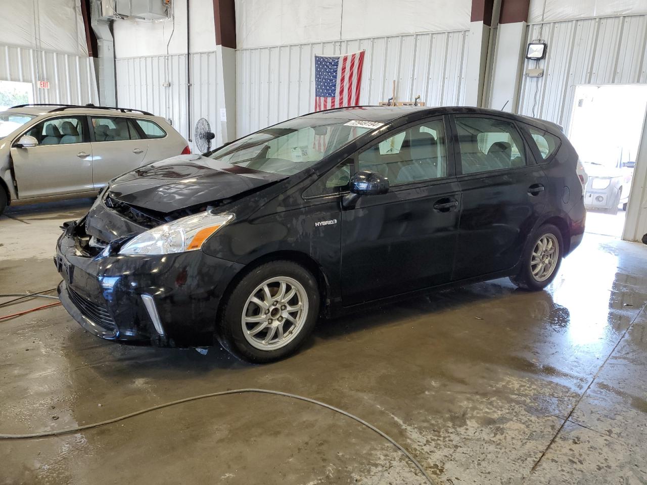 TOYOTA PRIUS V 2012