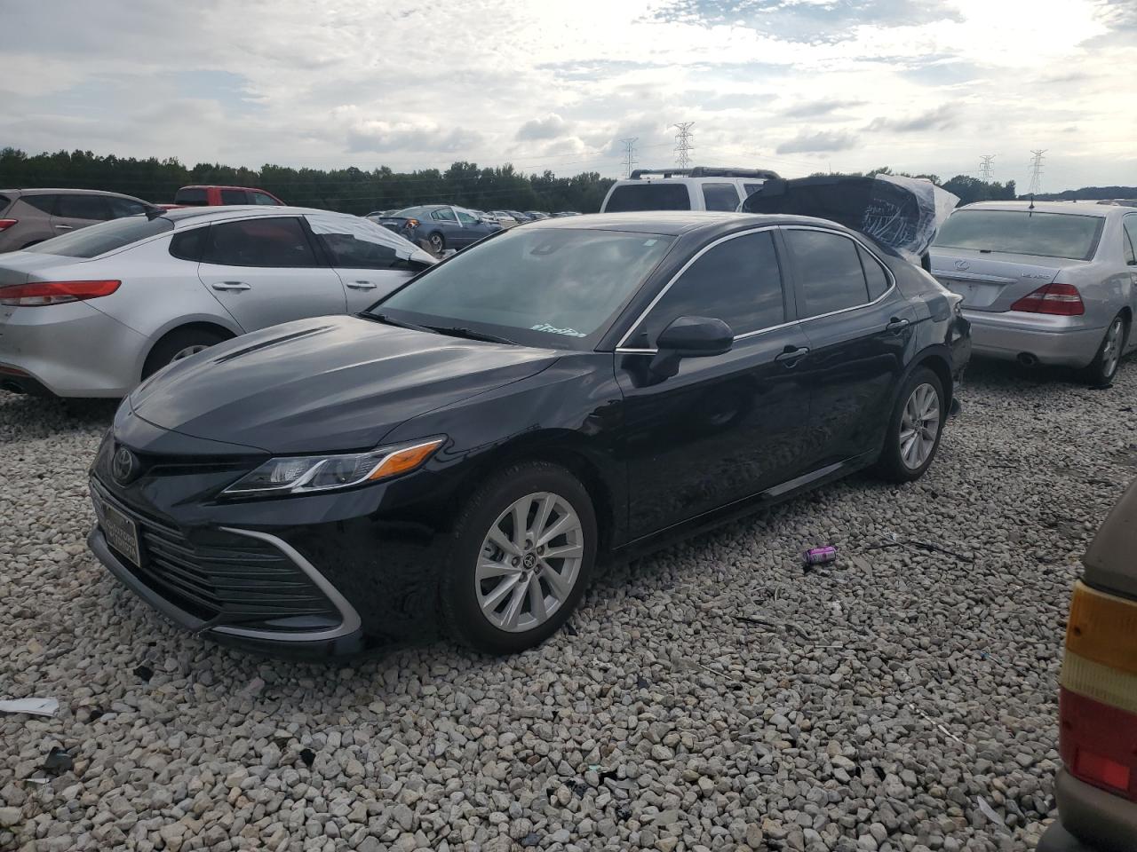 TOYOTA CAMRY LE 2023