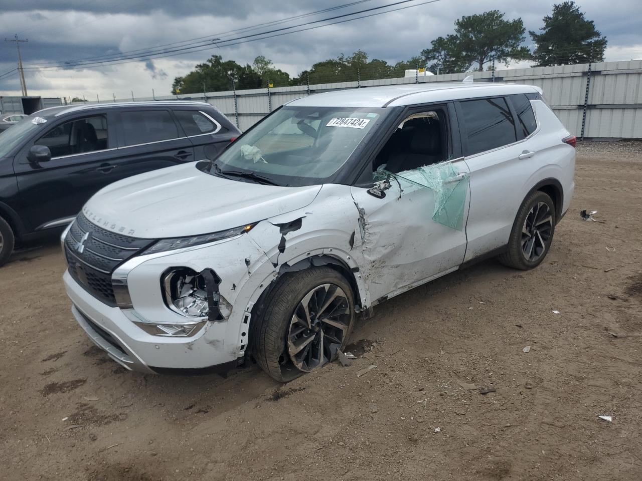 MITSUBISHI OUTLANDER 2023