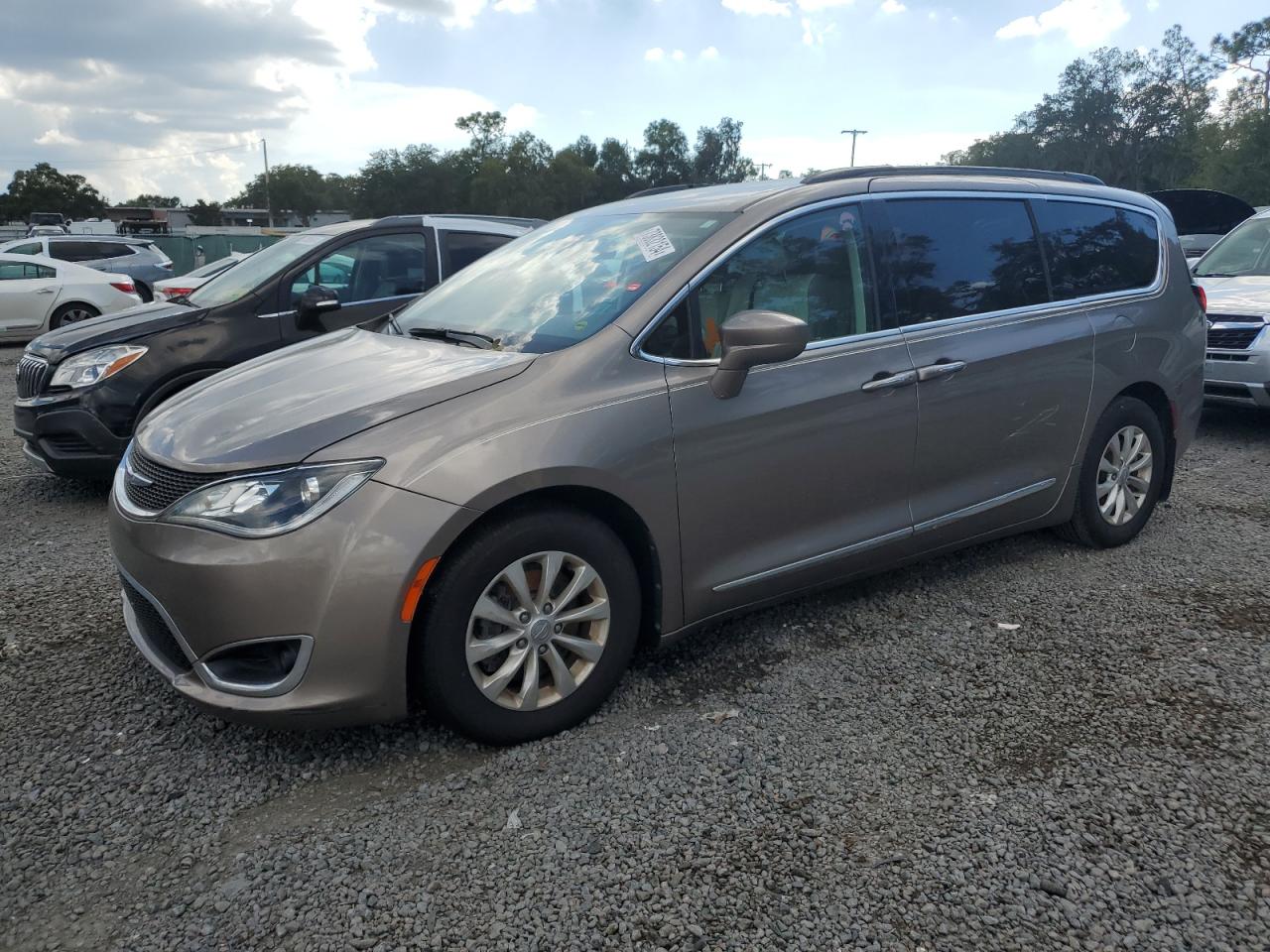 CHRYSLER PACIFICA T 2017