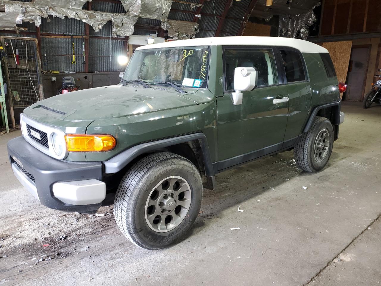 TOYOTA FJ CRUISER 2013