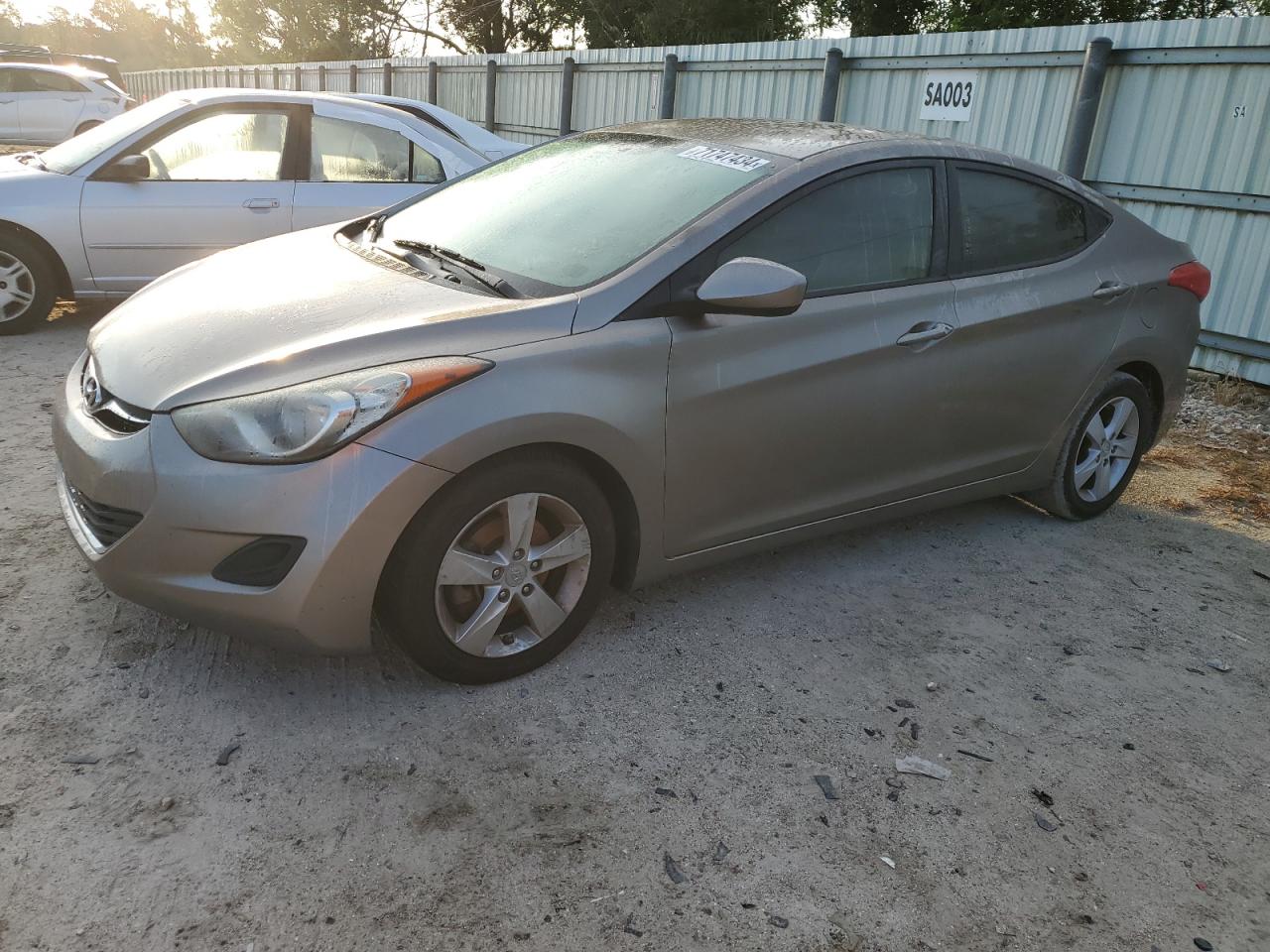 HYUNDAI Elantra Gl 2013