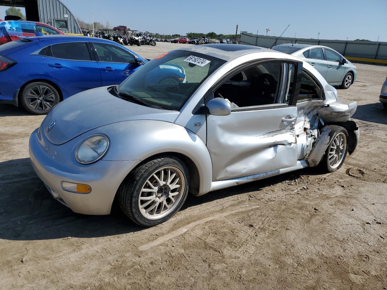 VOLKSWAGEN New Beetle 2001