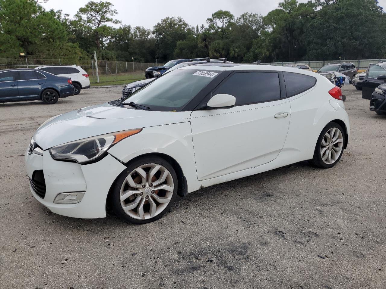 HYUNDAI VELOSTER 2013