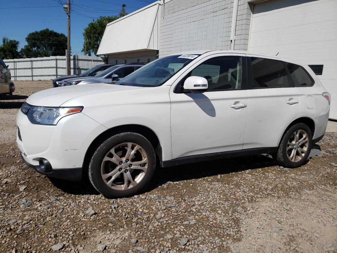 MITSUBISHI Outlander 2014