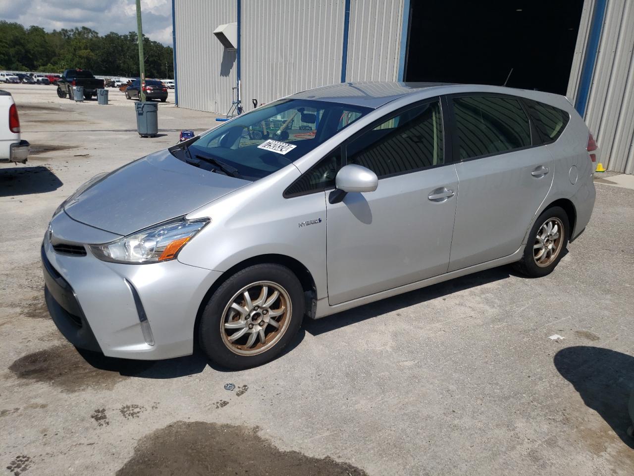 TOYOTA PRIUS V 2017