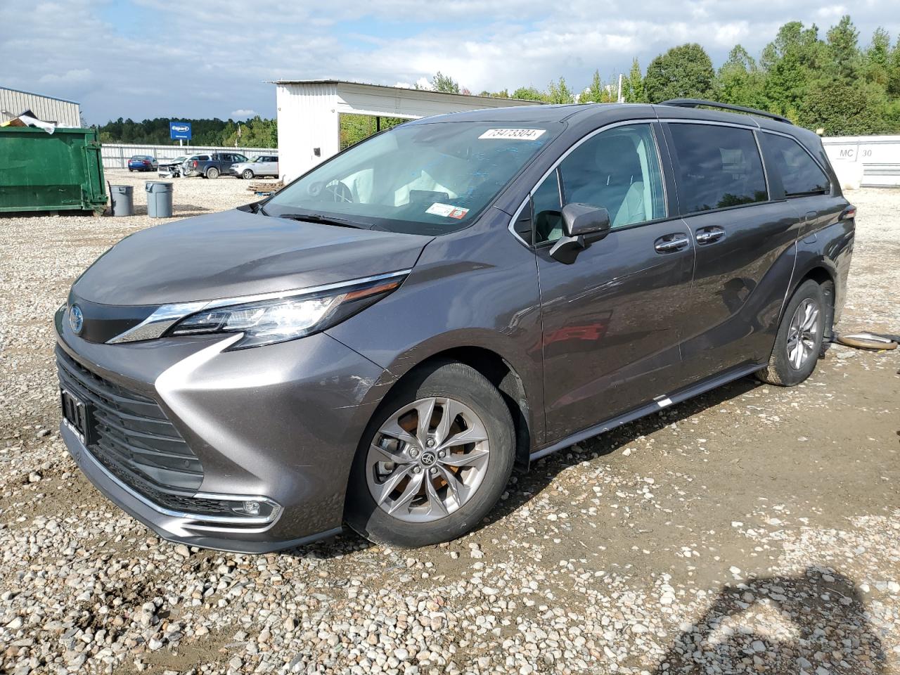 TOYOTA SIENNA XLE 2023