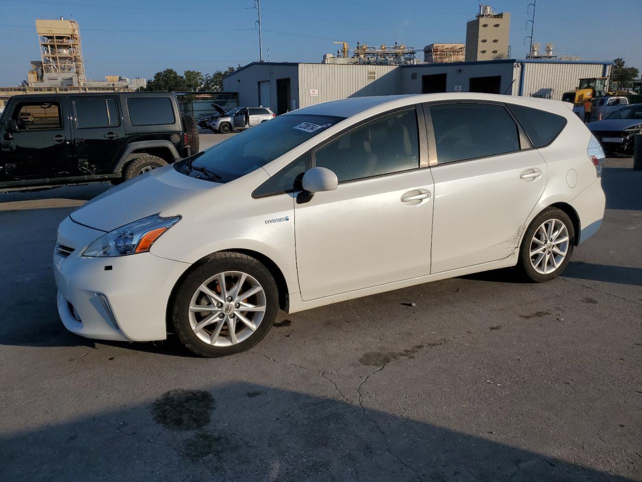 TOYOTA Prius V 2012