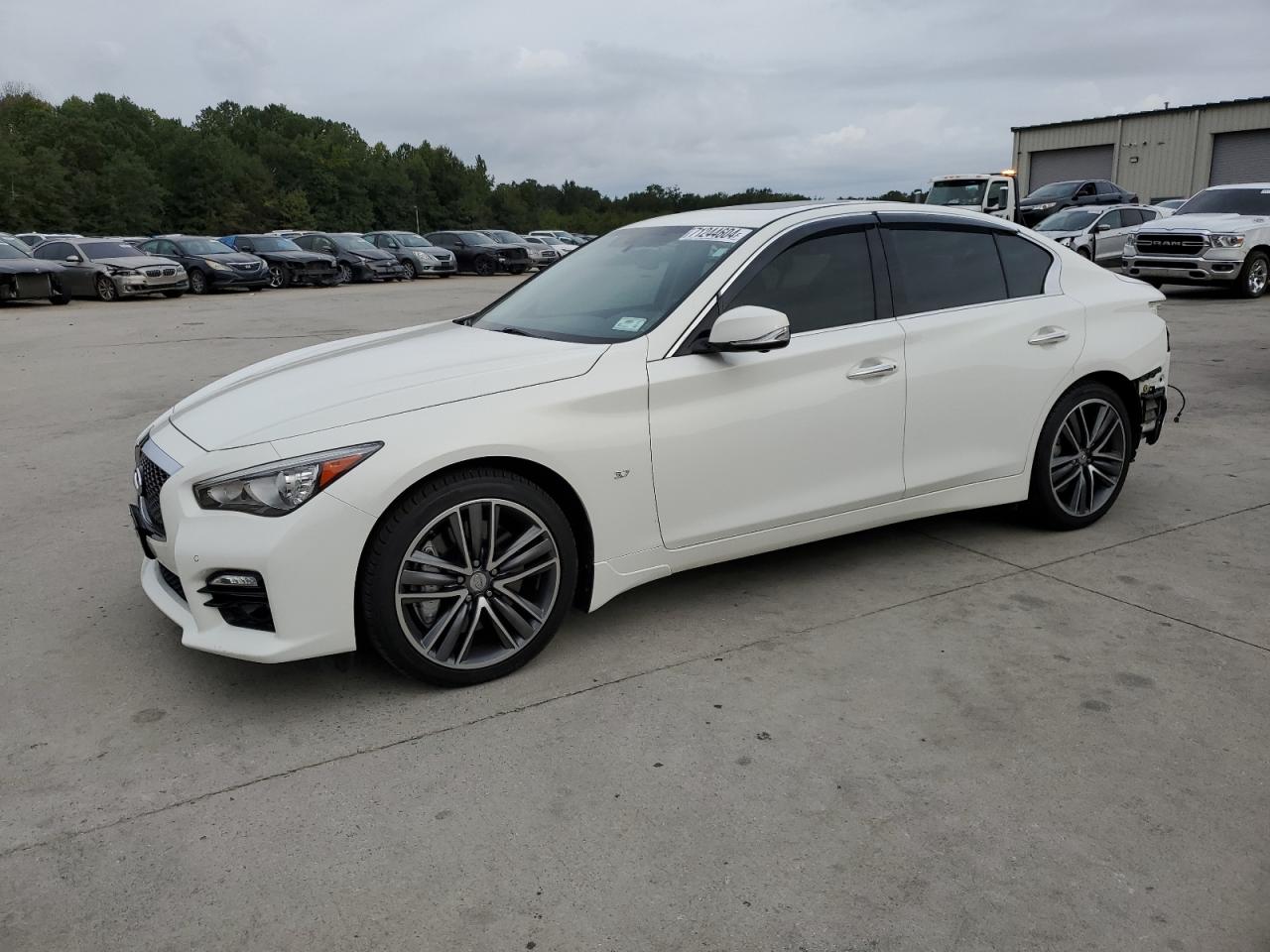 INFINITI Q50 BASE 2015