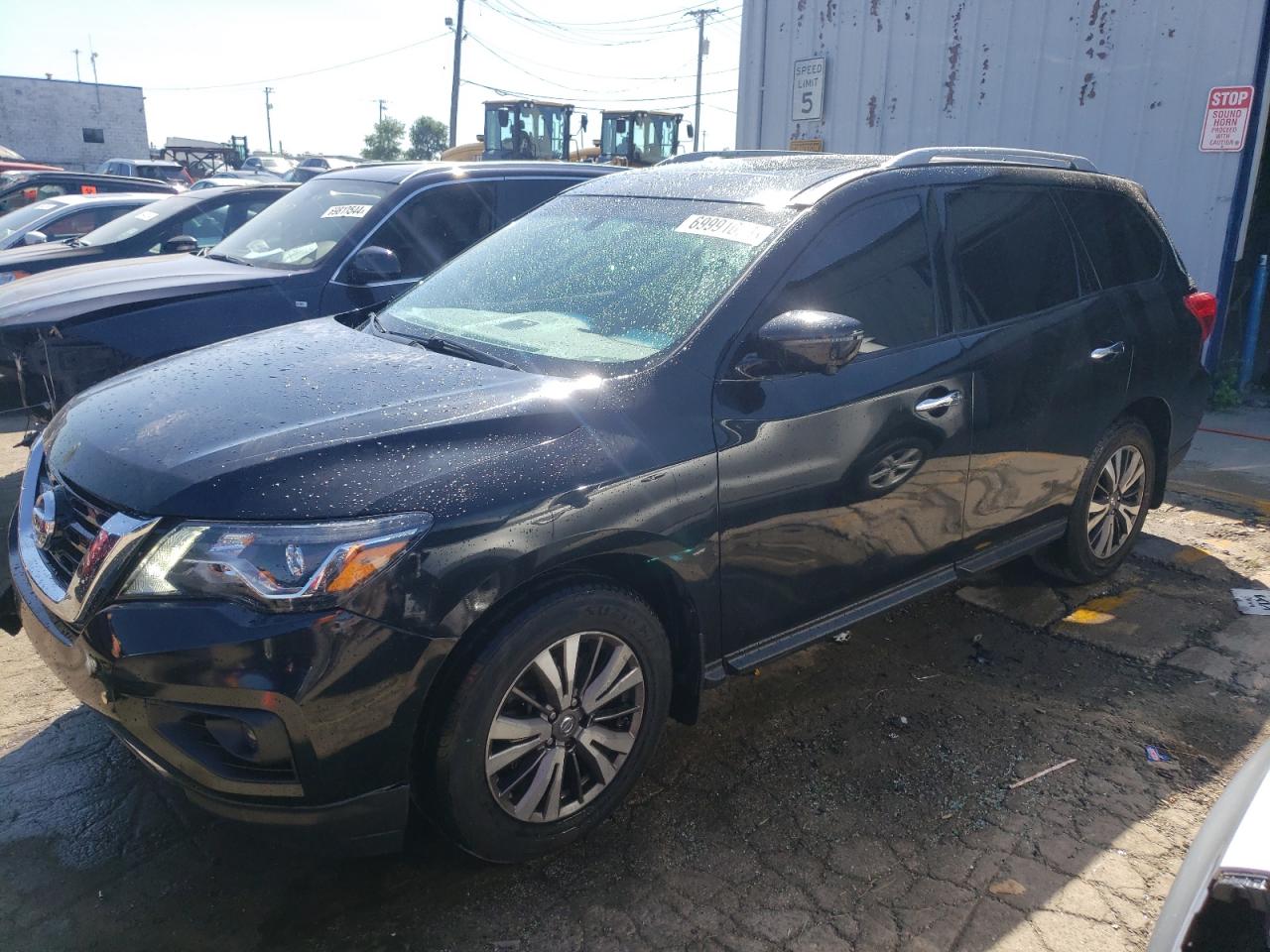 NISSAN PATHFINDER 2017