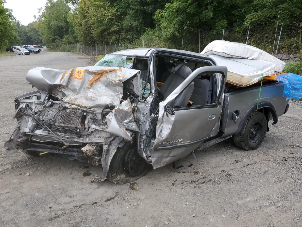 TOYOTA TUNDRA ACC 2004