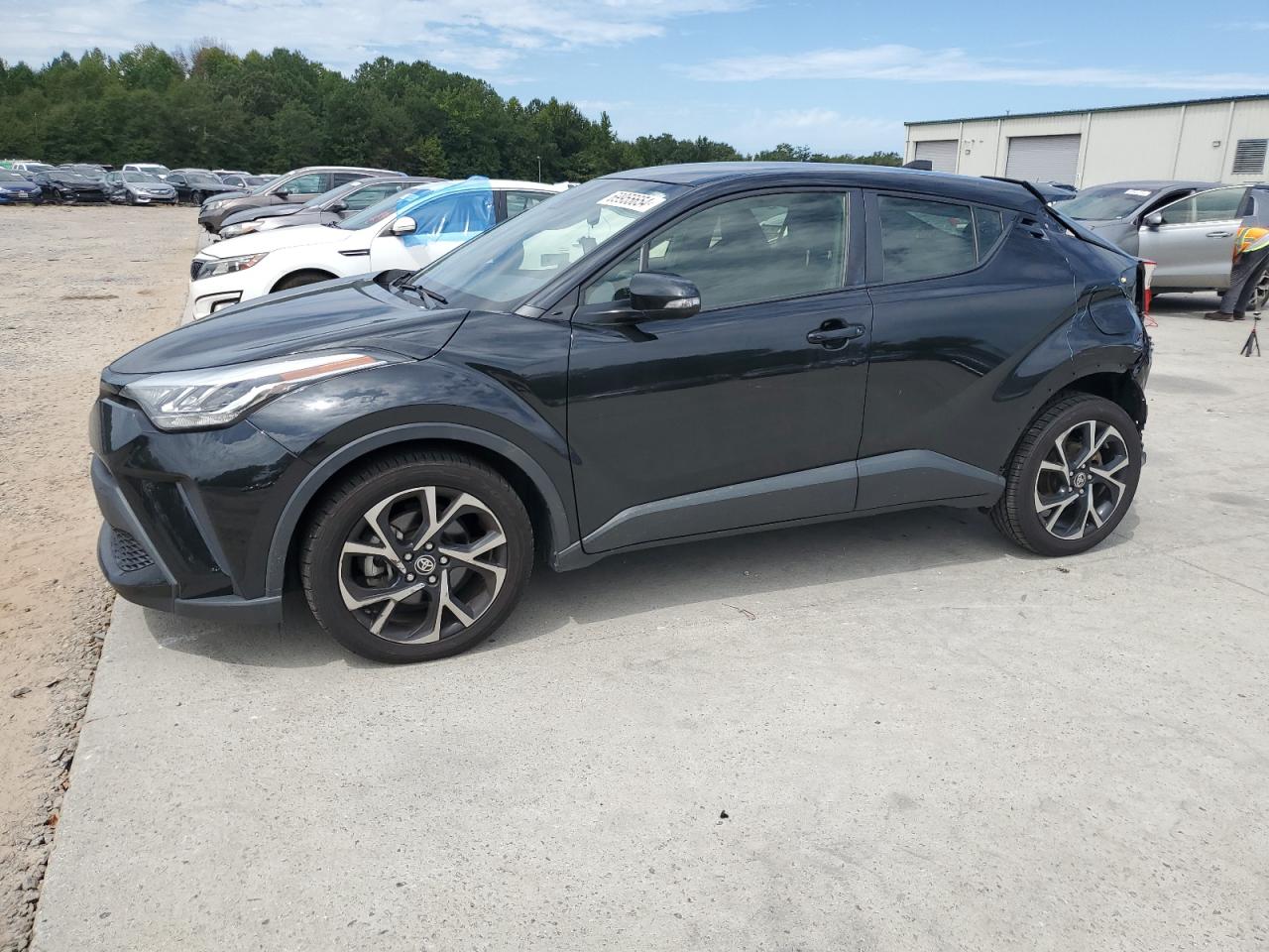 TOYOTA C-HR XLE 2021