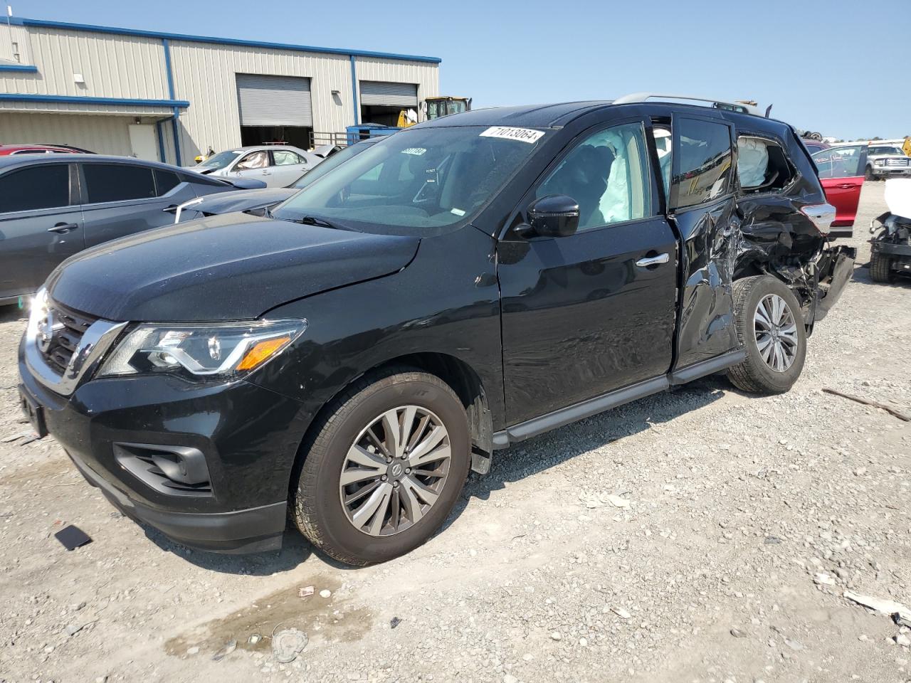 NISSAN PATHFINDER 2020