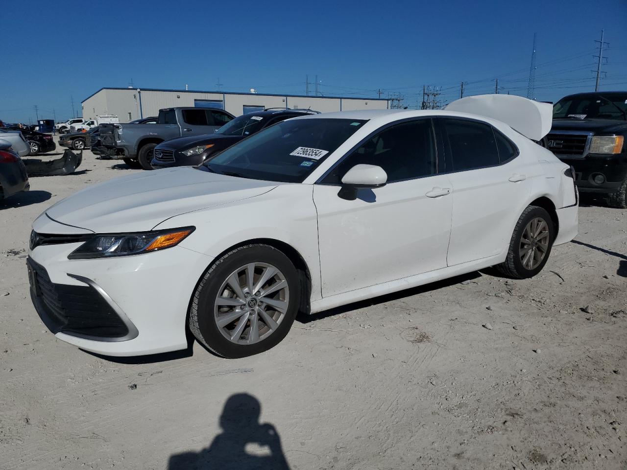 TOYOTA CAMRY LE 2021
