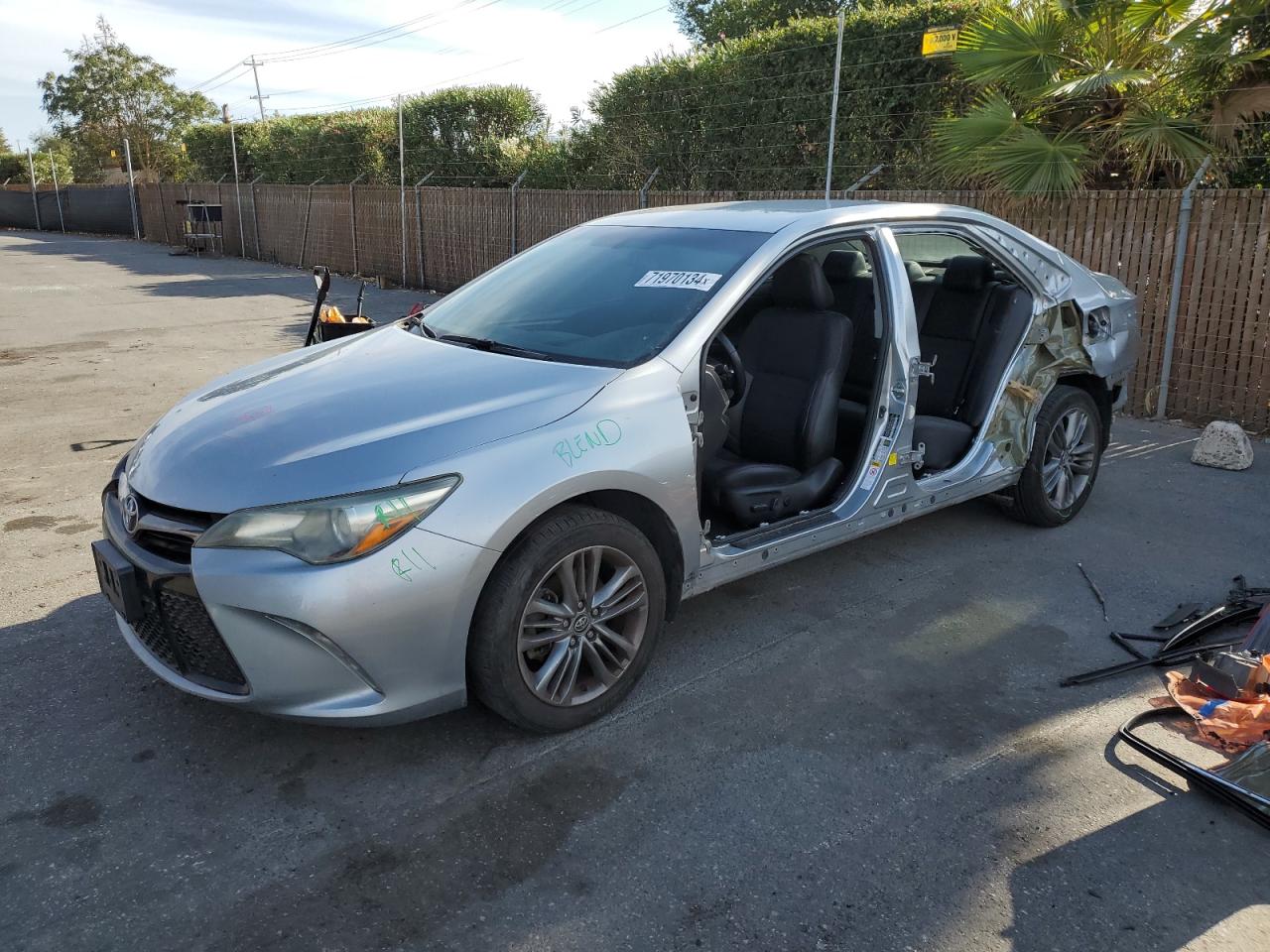 TOYOTA CAMRY LE 2015