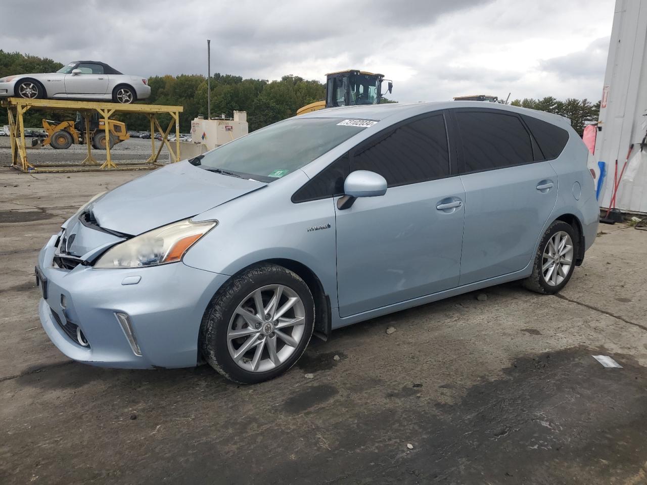 TOYOTA PRIUS V 2012