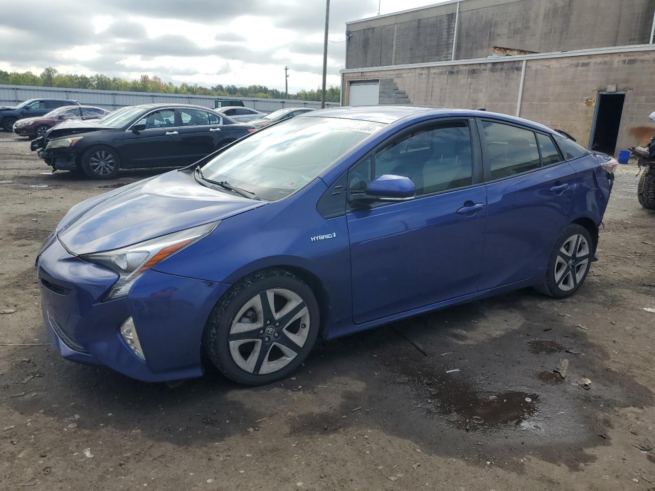 TOYOTA PRIUS 2017