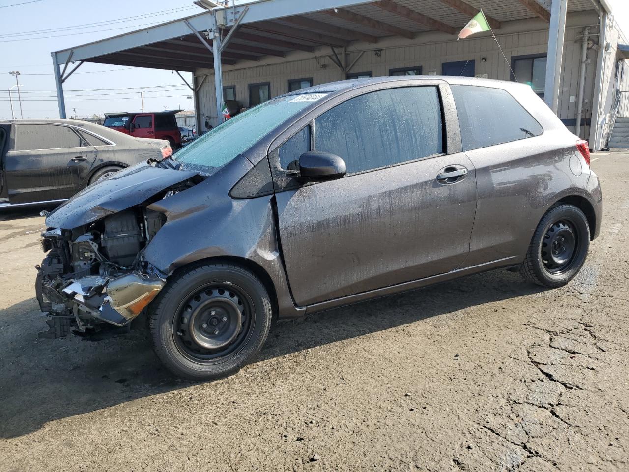 TOYOTA YARIS 2015