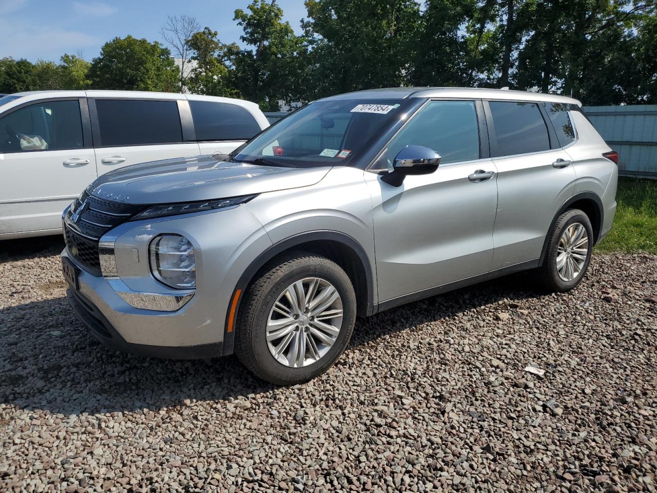 MITSUBISHI OUTLANDER 2022