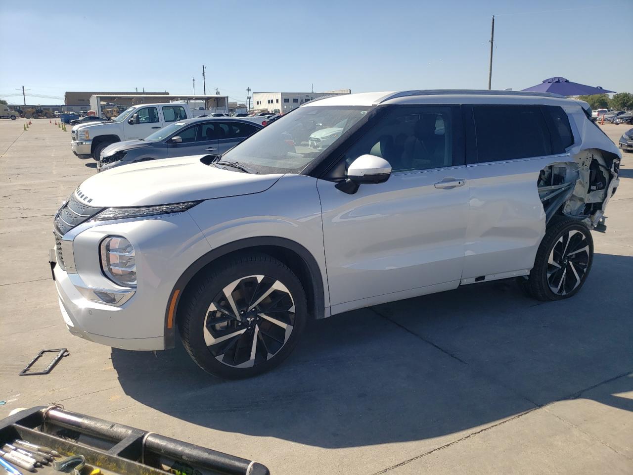 MITSUBISHI OUTLANDER 2024