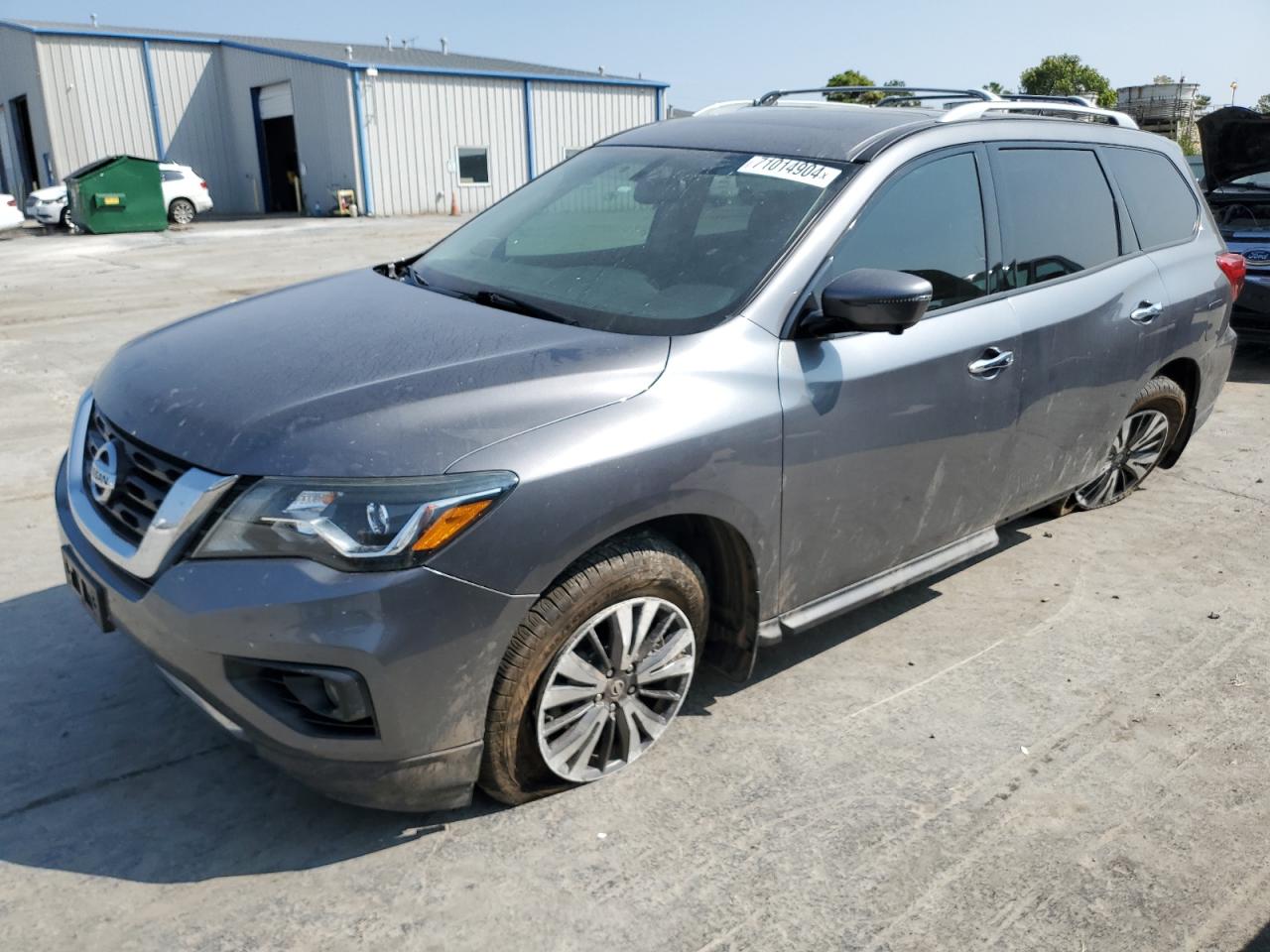 NISSAN Pathfinder 2017