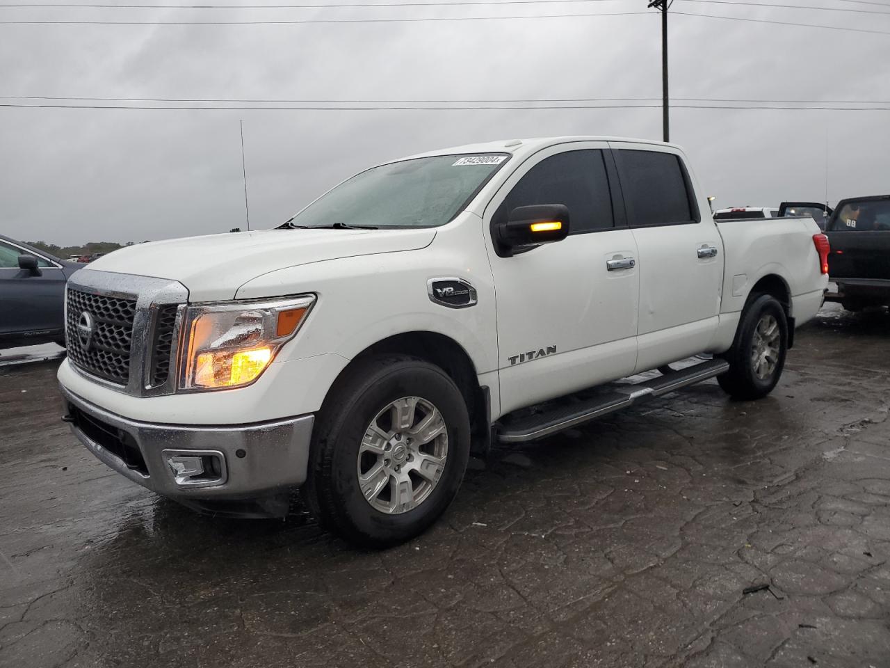 NISSAN TITAN 2017