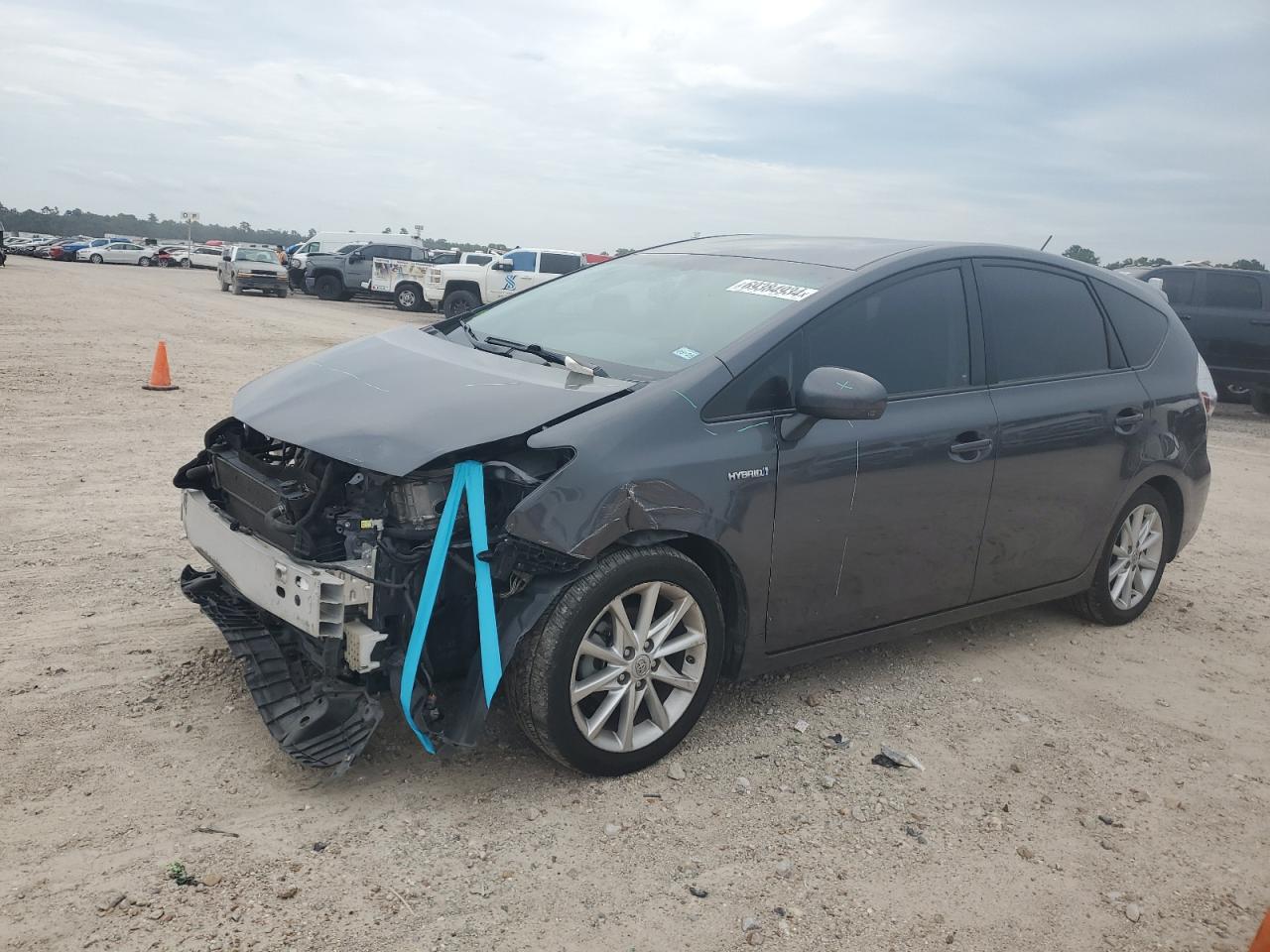 TOYOTA Prius V 2014