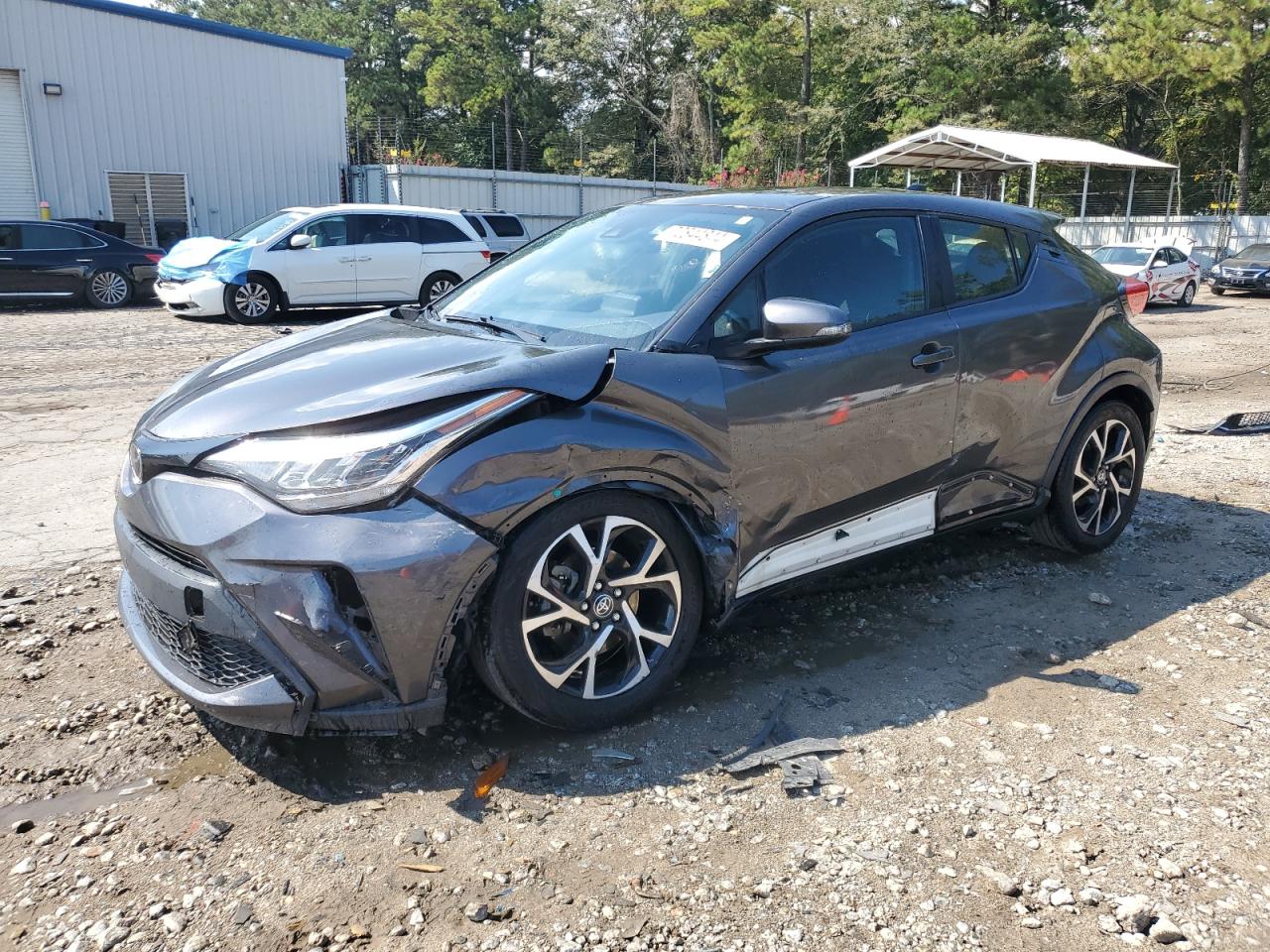TOYOTA C-HR XLE 2021