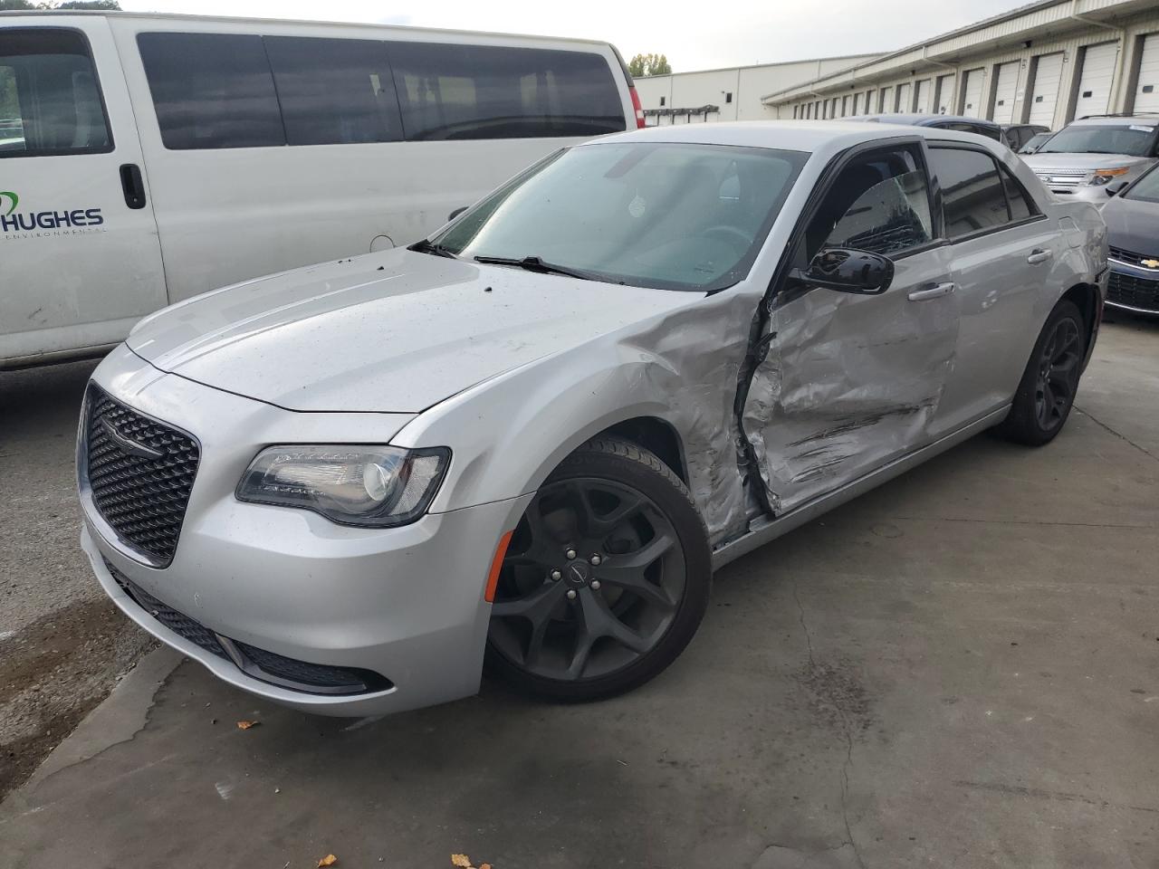 CHRYSLER 300 TOURIN 2021