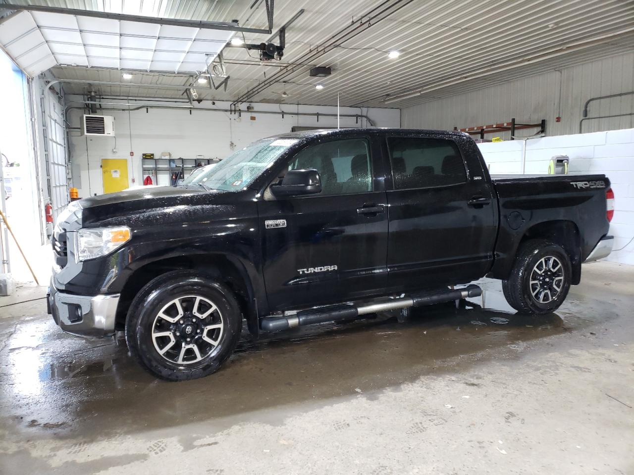 TOYOTA TUNDRA CRE 2014
