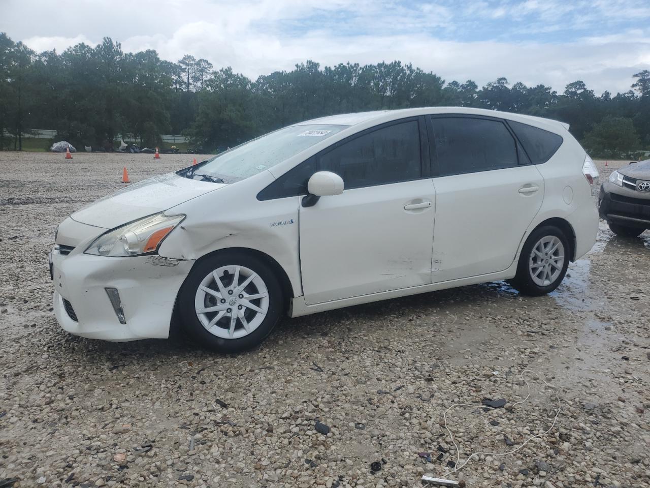 TOYOTA PRIUS V 2012