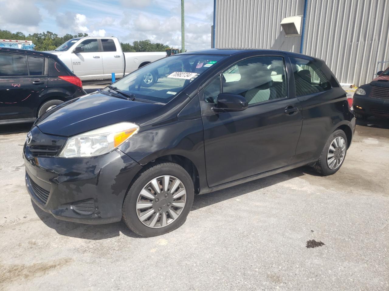 TOYOTA Yaris 2012