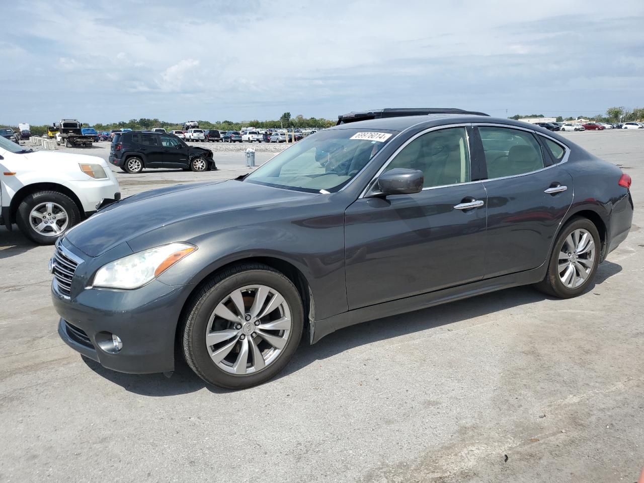 INFINITI M37 2013