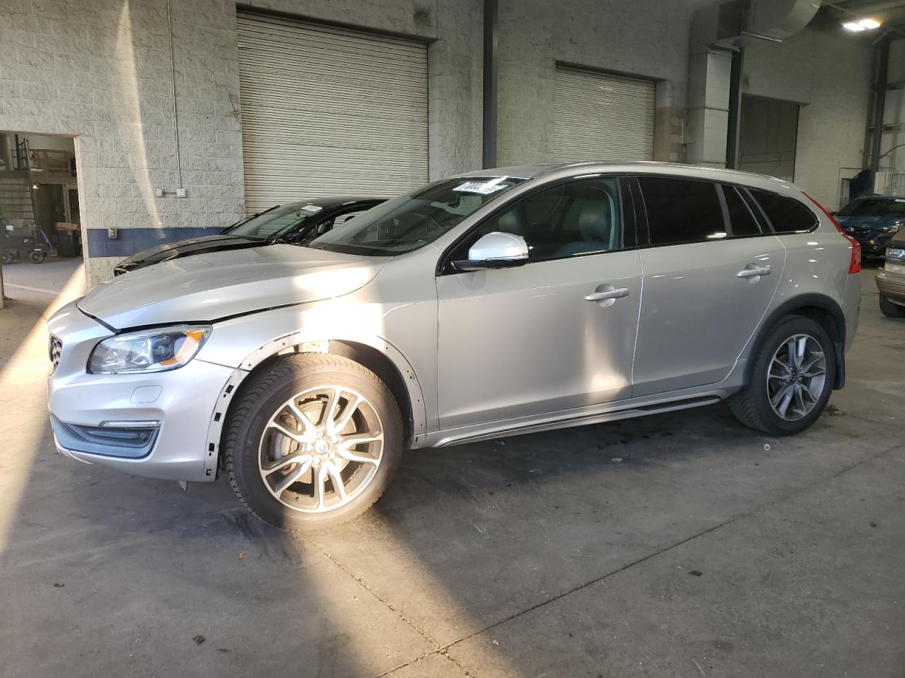 VOLVO V60 CROSS 2015
