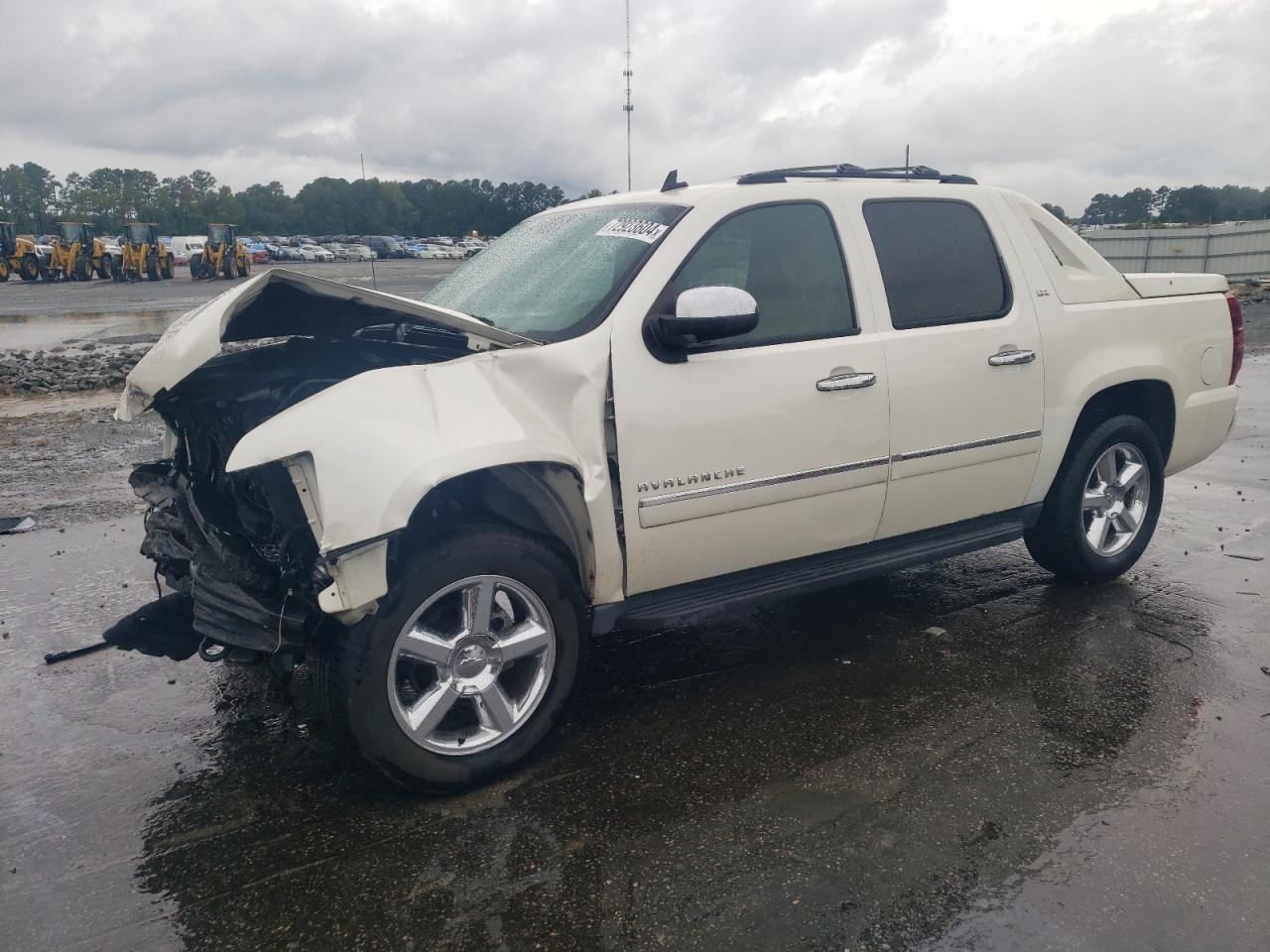 CHEVROLET AVALANCHE 2011
