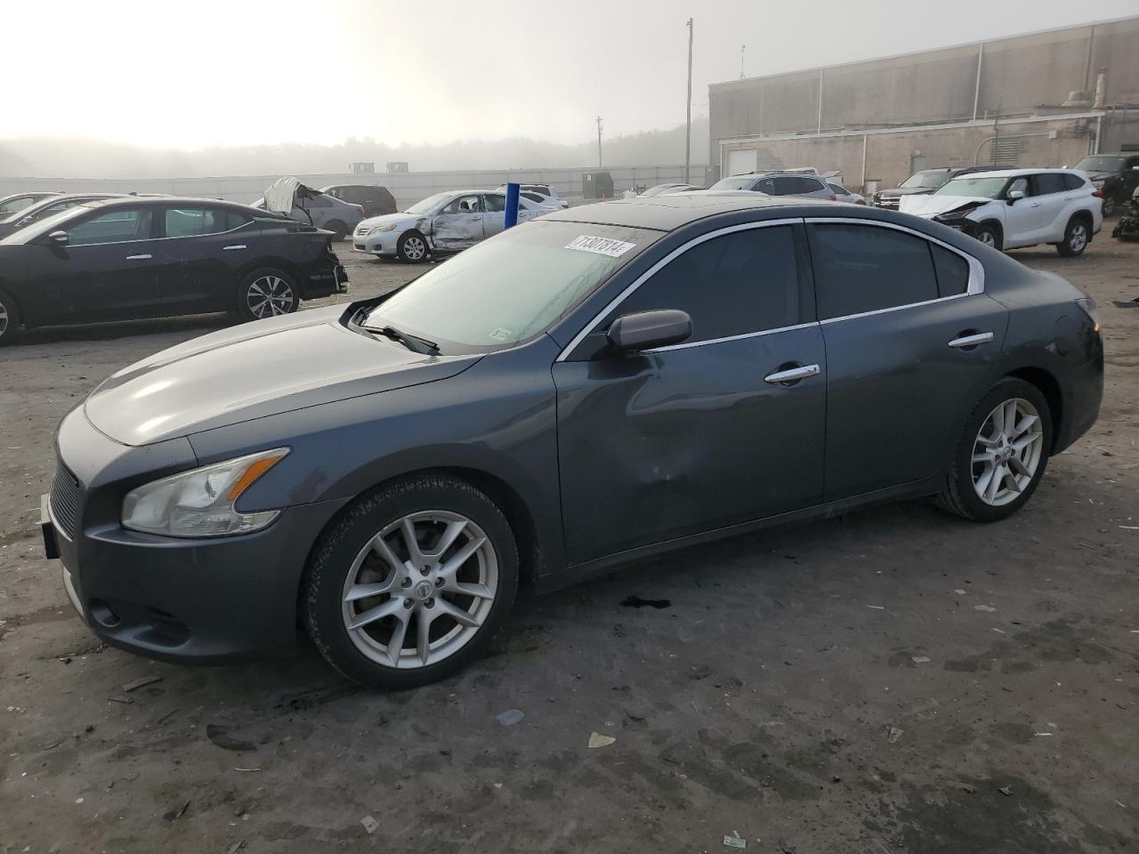 NISSAN Maxima S 2013