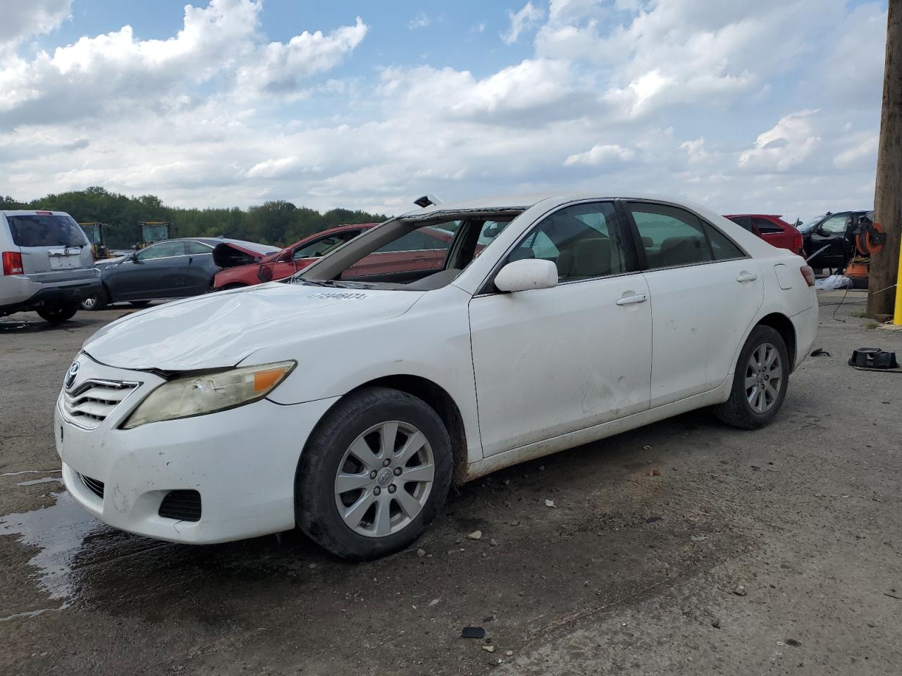 TOYOTA CAMRY BASE 2011
