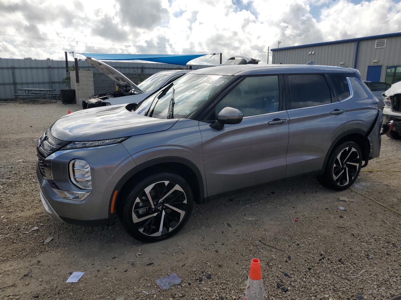 MITSUBISHI Outlander 2024